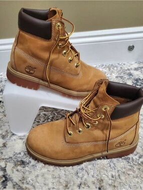 Timberland Boys' Tan Leather Boot Interior Label Detail